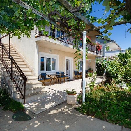 Apartmani Jelica Кърк Екстериор снимка