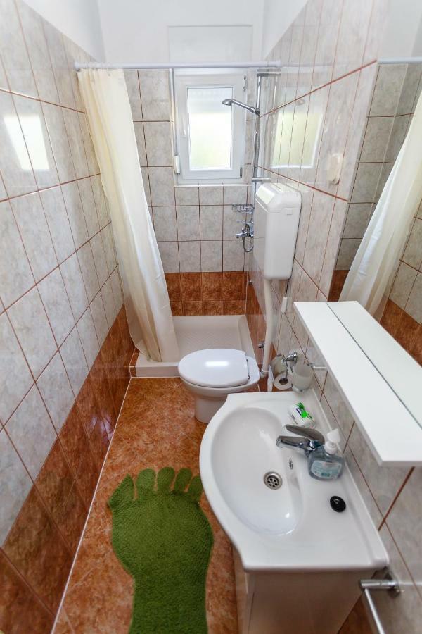 Apartmani Jelica Кърк Екстериор снимка