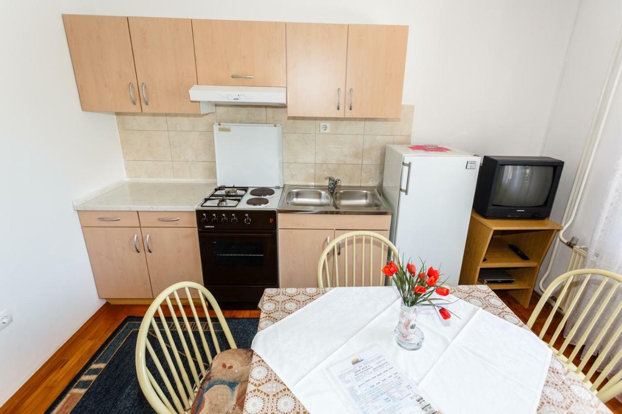 Apartmani Jelica Кърк Екстериор снимка