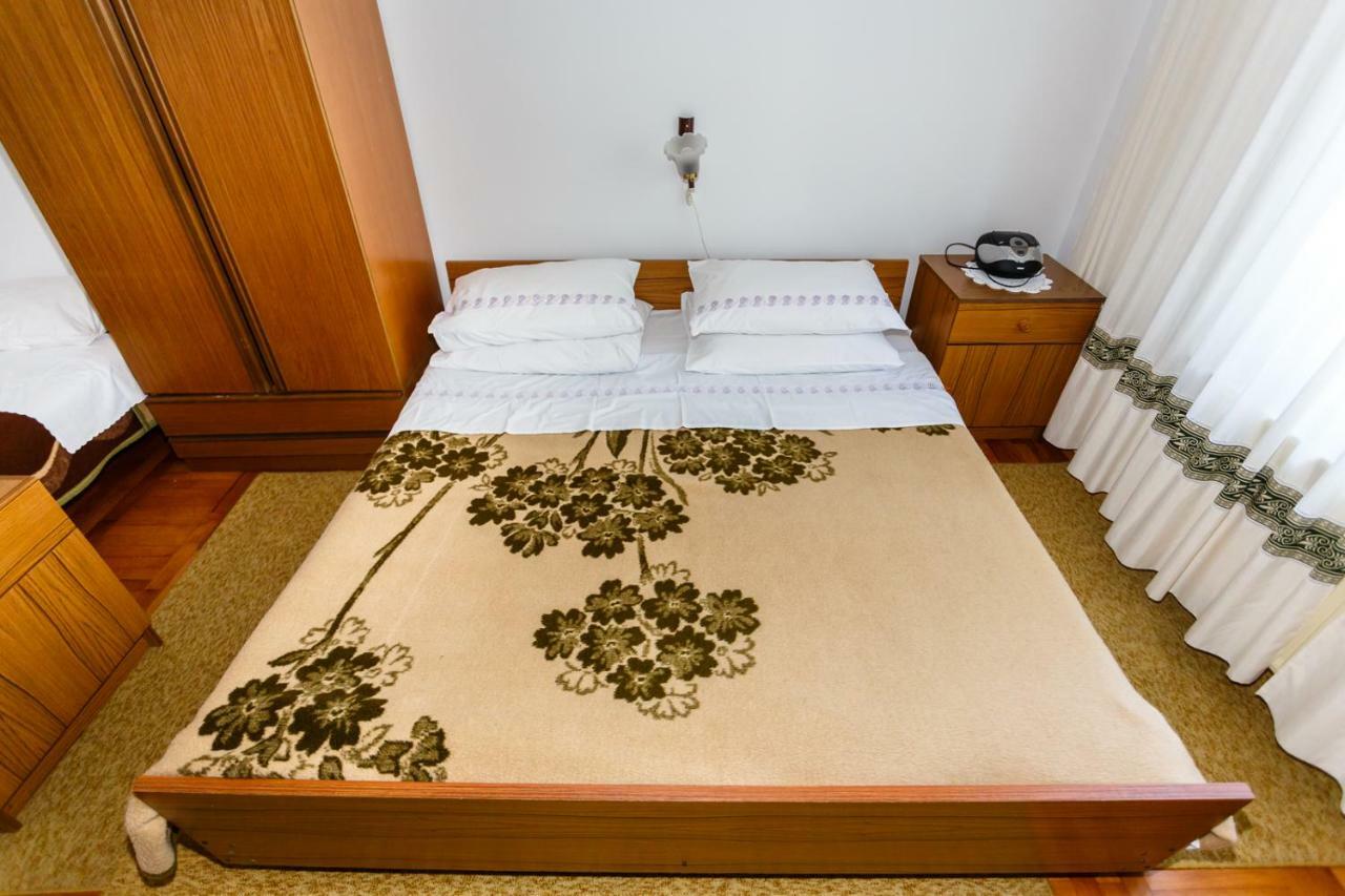Apartmani Jelica Кърк Екстериор снимка