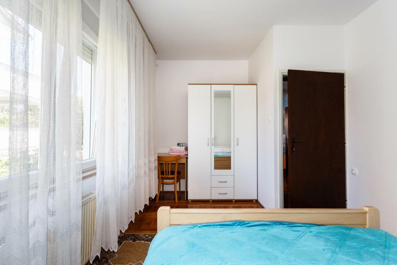Apartmani Jelica Кърк Екстериор снимка