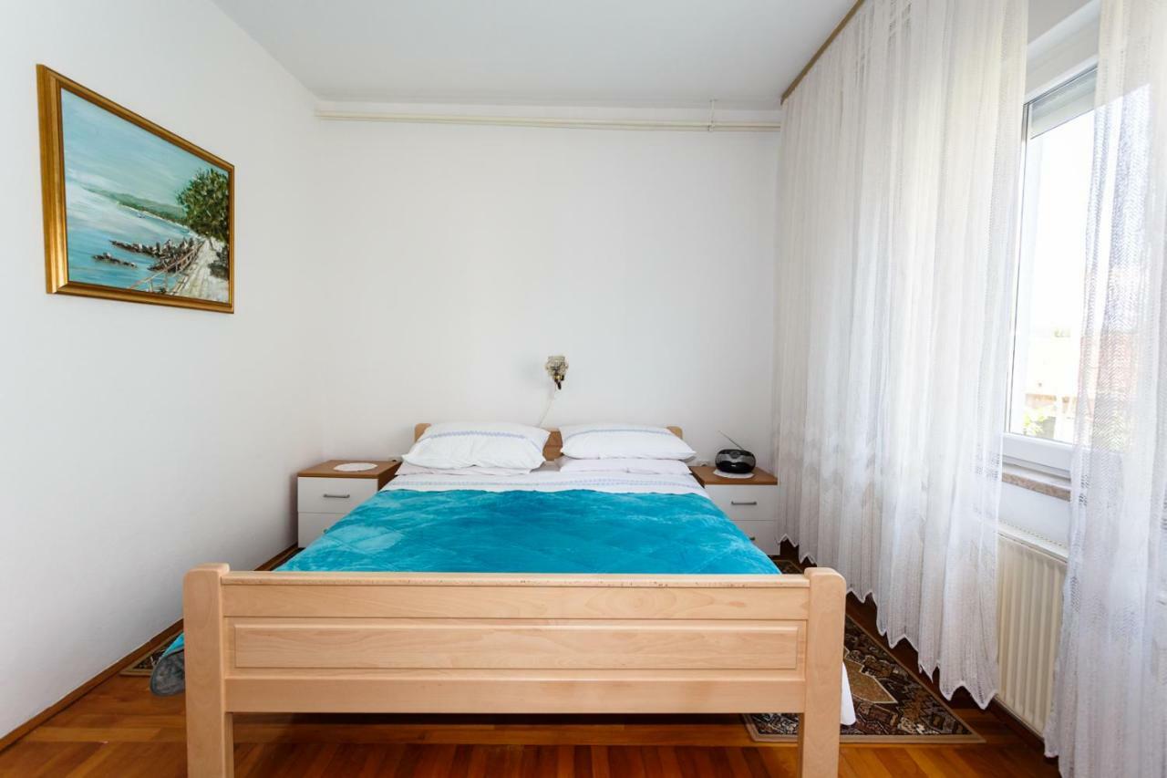 Apartmani Jelica Кърк Екстериор снимка
