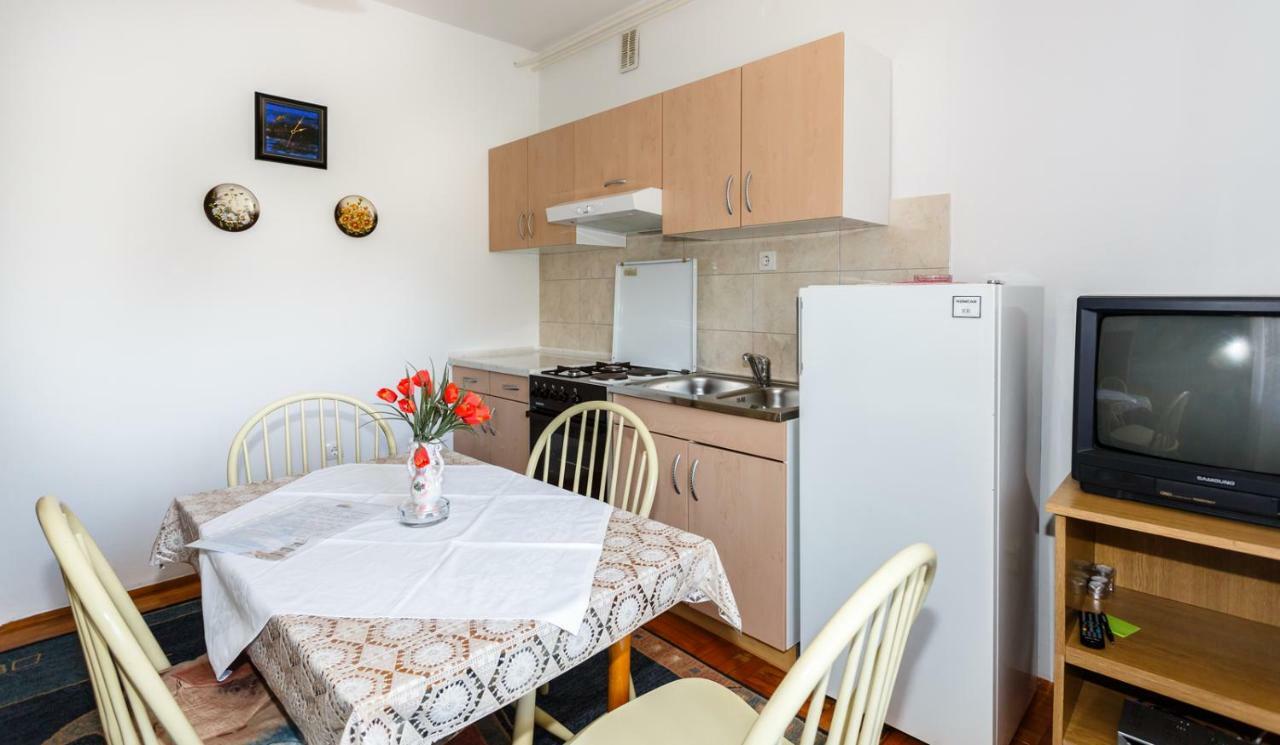 Apartmani Jelica Кърк Екстериор снимка